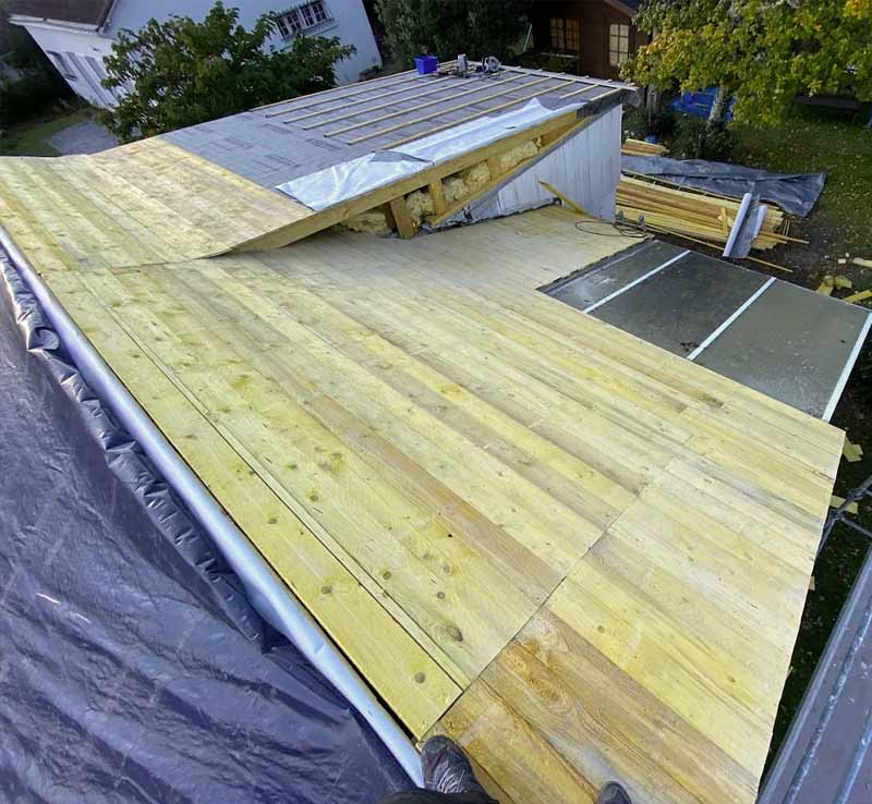 Charpente : Charpente traditionnelle, charpente à fermettes … du massif au lamellé-collé. MEUCHE Couverture : Artisan charpentier en Île-de-France dans le Val-d’Oise 95. 